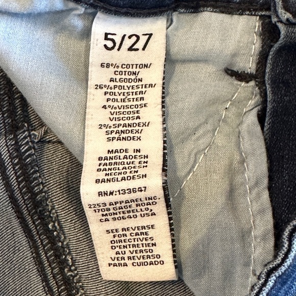 ARIYA JEANS - Picture 5 of 5